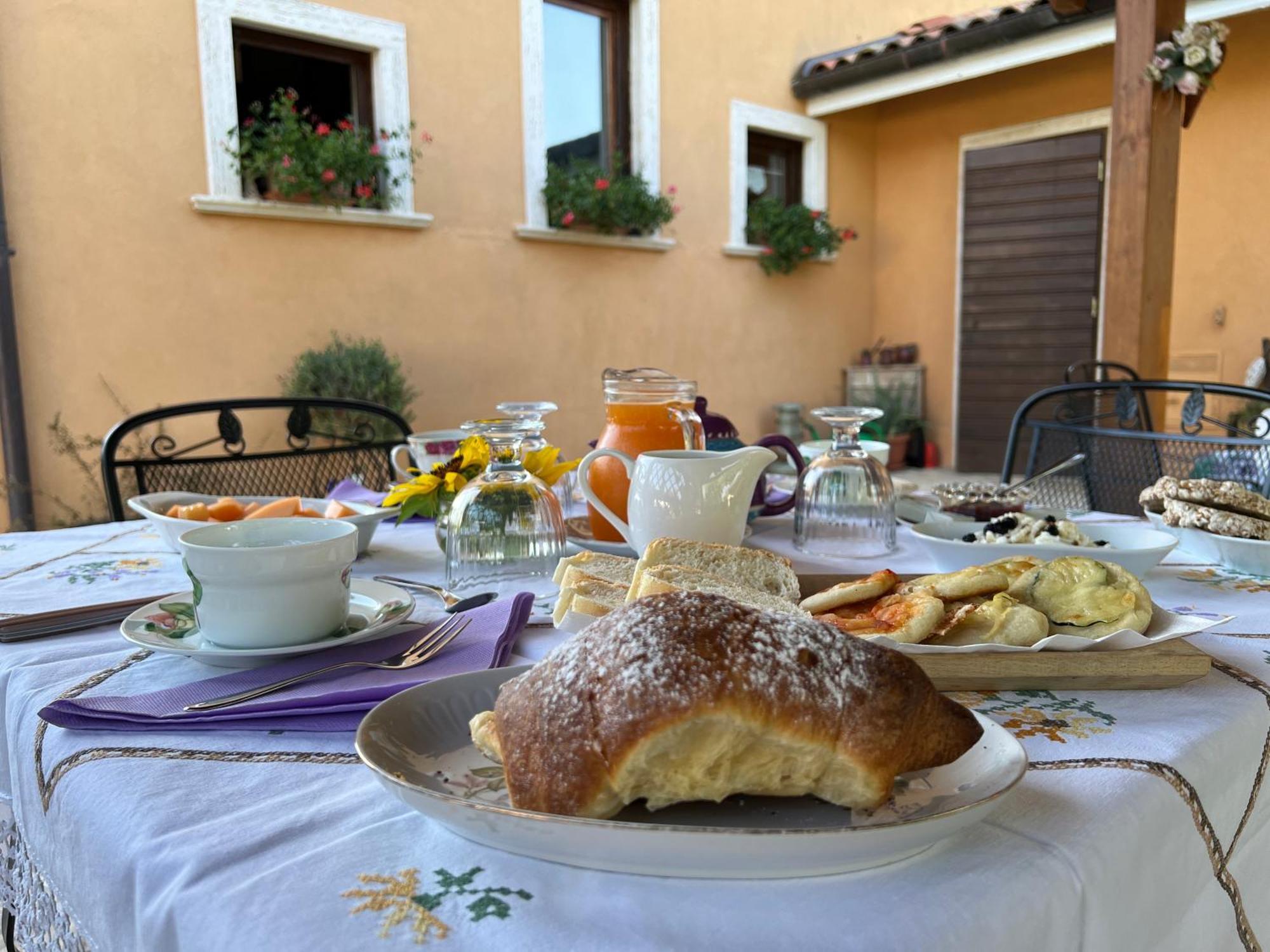 Bed & Breakfast Le Piagge Scurcola Marsicana Extérieur photo